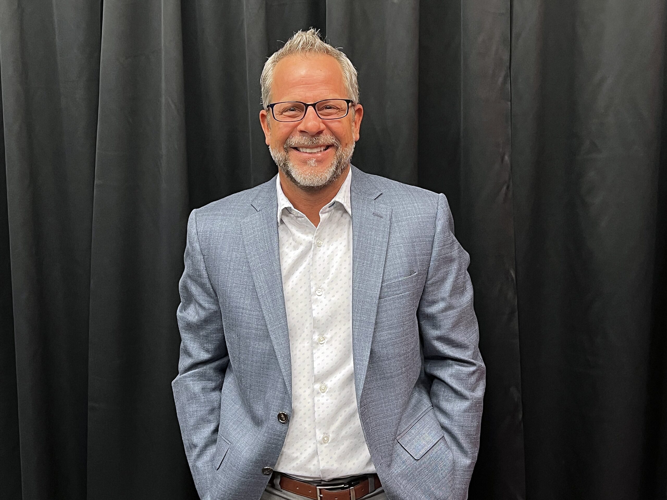 Business man wearing a blue blazer